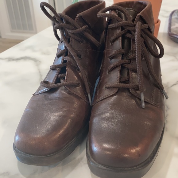 Classic Elements Genuine Leather Ankle Boots Size 7.5 - Picture 10 of 11